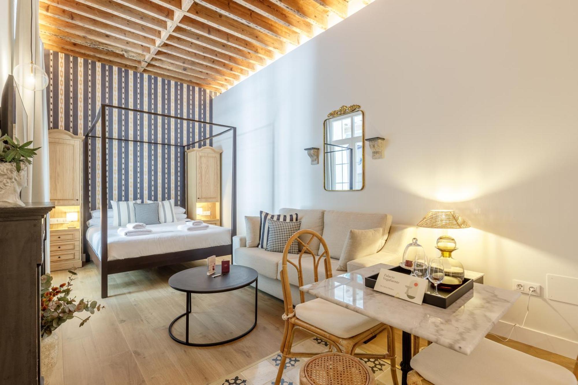 Palacio Vegafuente By Caleta Homes Apartment