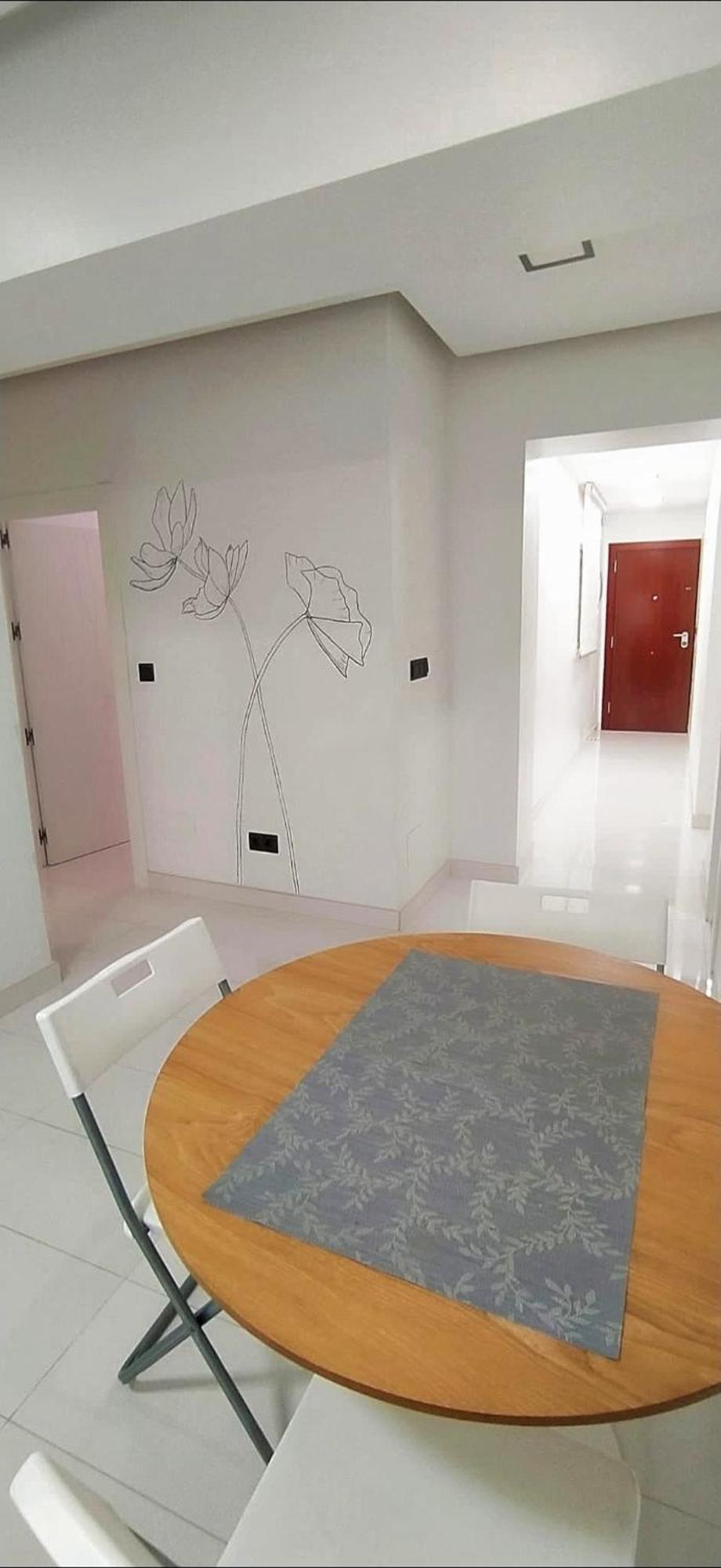 Modern Spacious In Center Of Apartment