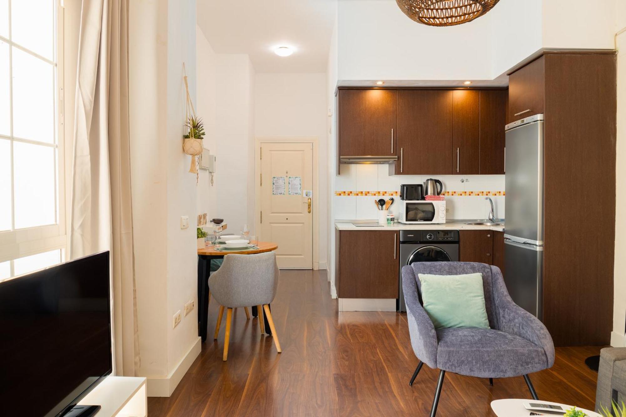 C87 - Close To Teatro Cervantes * Malaga