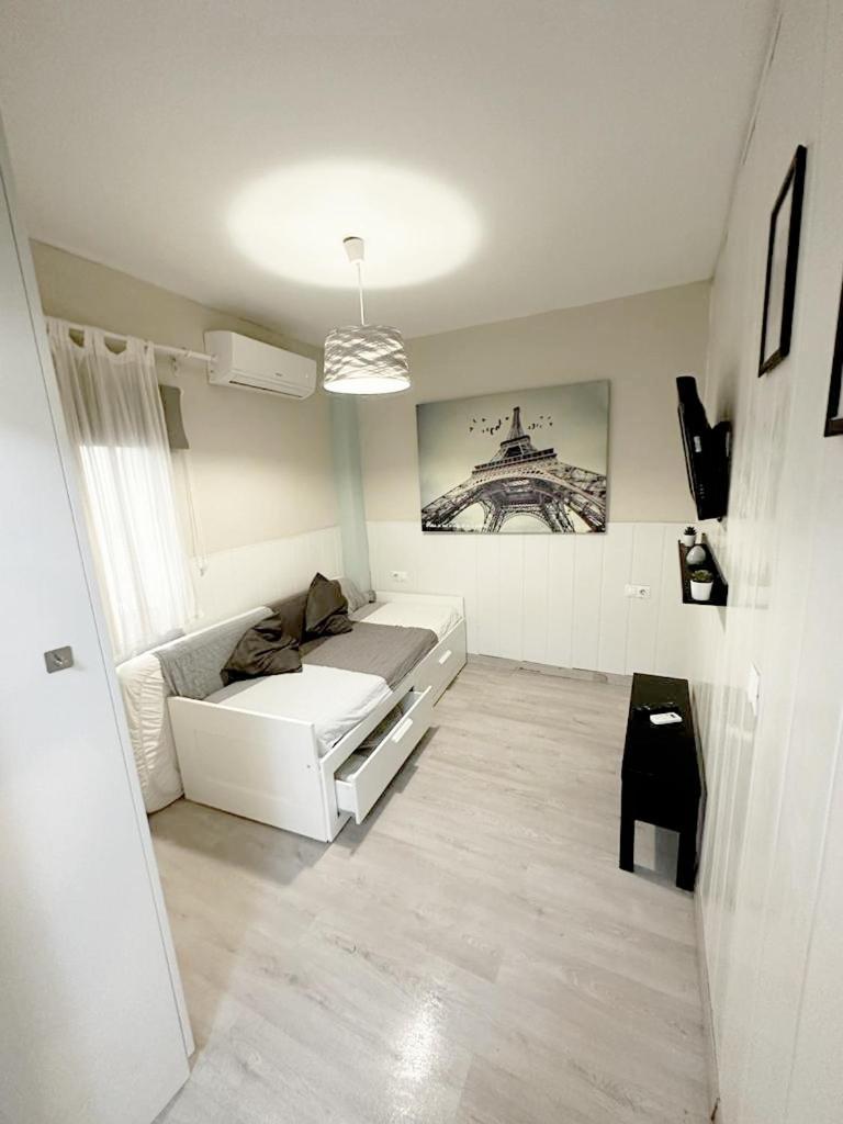 Estudio Cerca Estacion Bus Y Tren Appartement