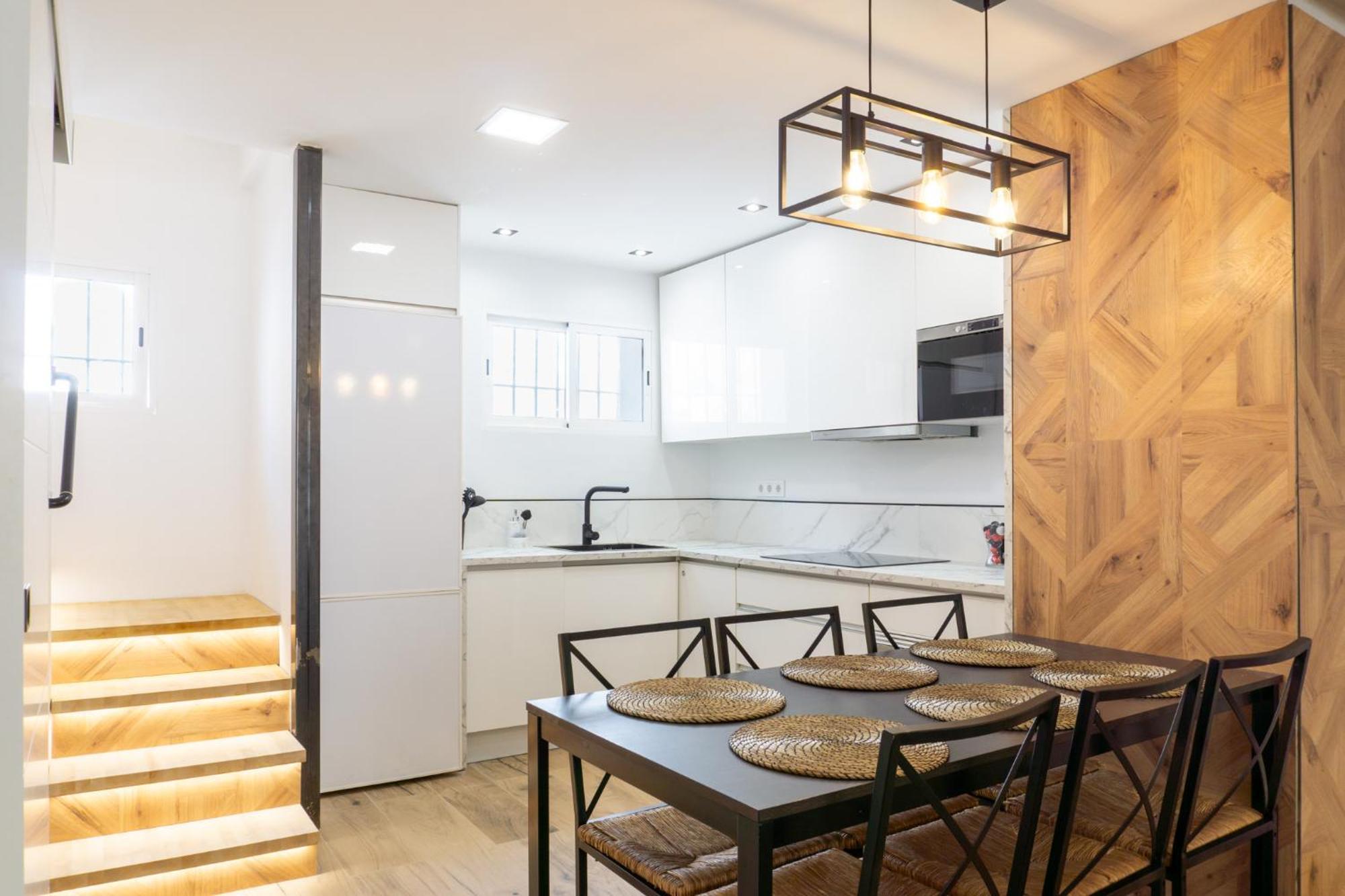Chalet En Primera Linea De Playa Malaga