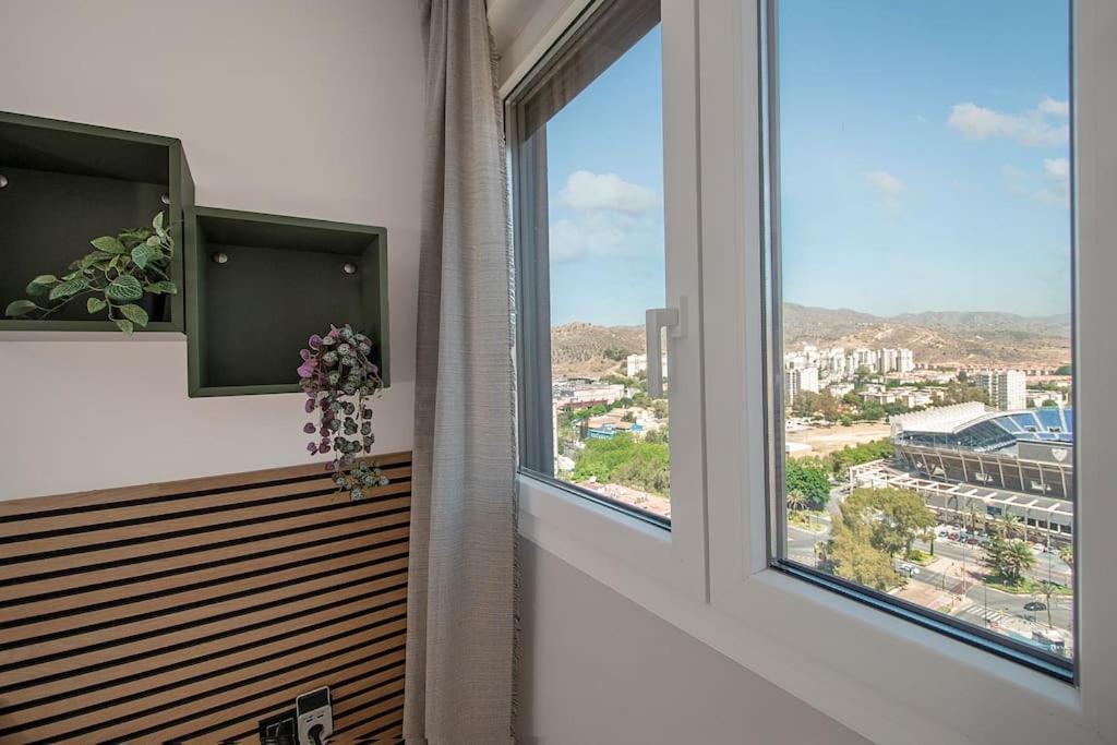 Urban Jungle In Center, 18th Floor, Rooftop Pool, Free Parking * Malaga
