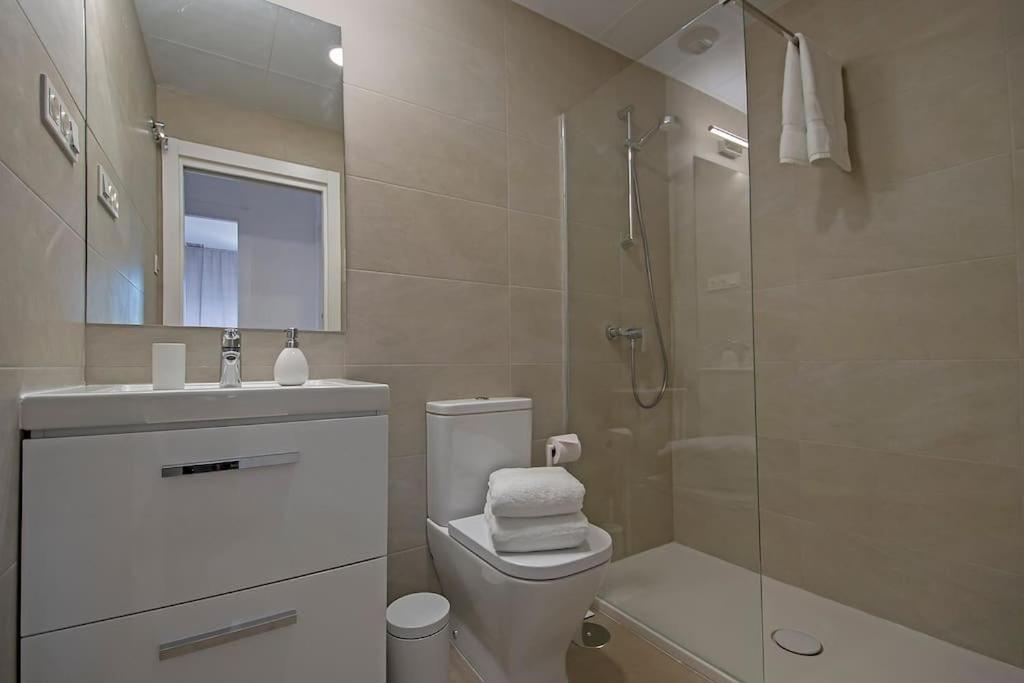 Apartment Urban Jungle In Center, 18th Floor, Rooftop Pool, Free Parking Malaga