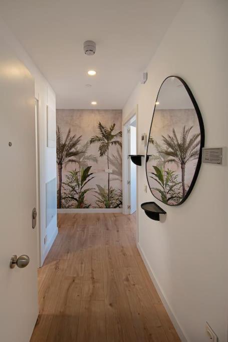 Urban Jungle In Center, 18th Floor, Rooftop Pool, Free Parking Apartment *