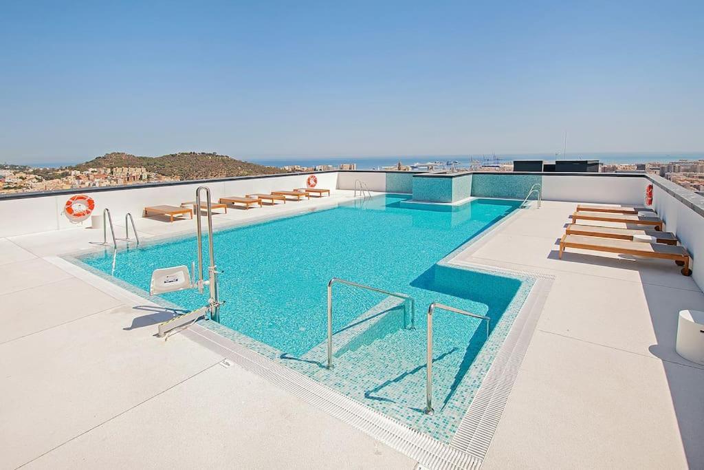 Urban Jungle In Center, 18th Floor, Rooftop Pool, Free Parking * Malaga