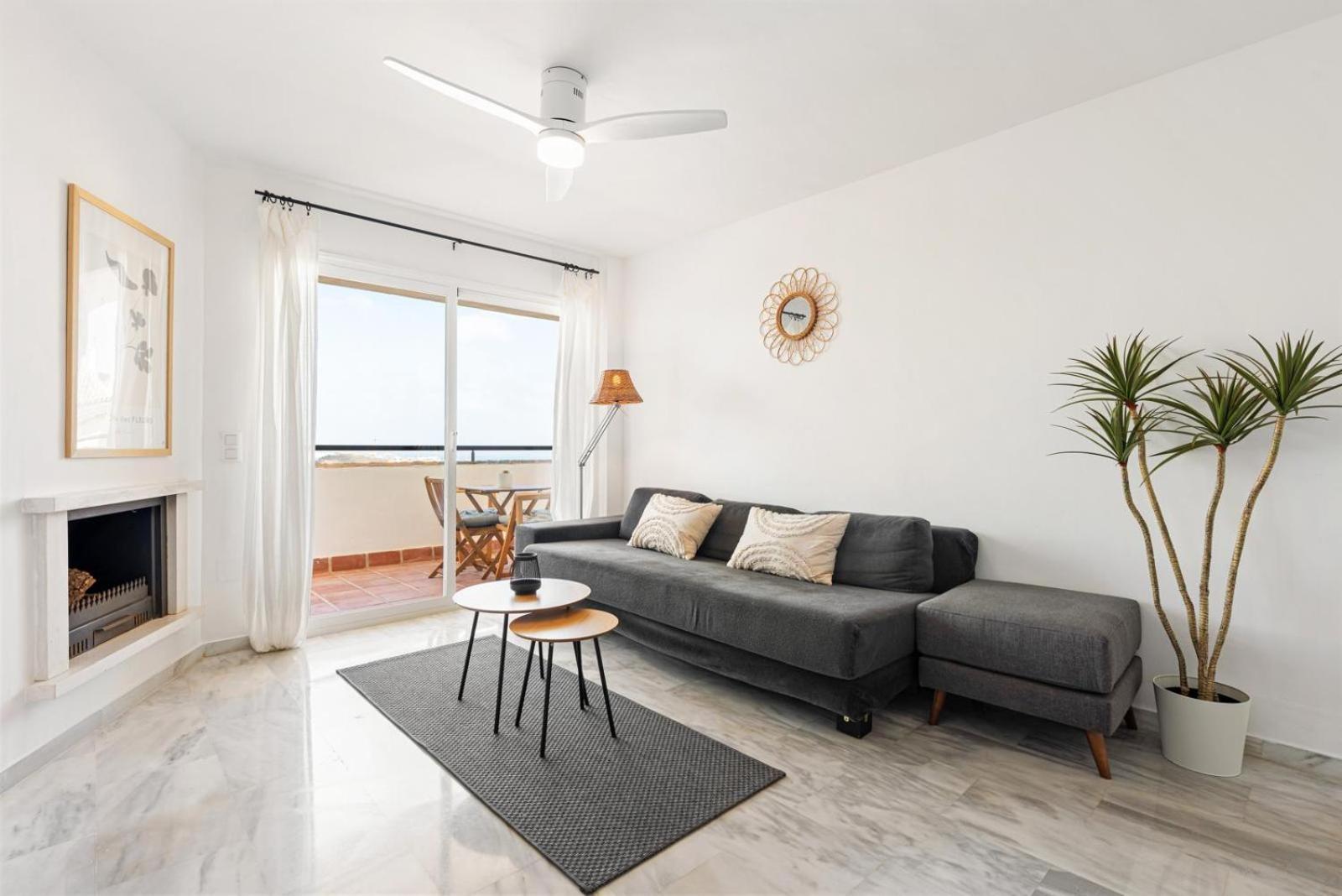 Riviera Sea Views Apartment *