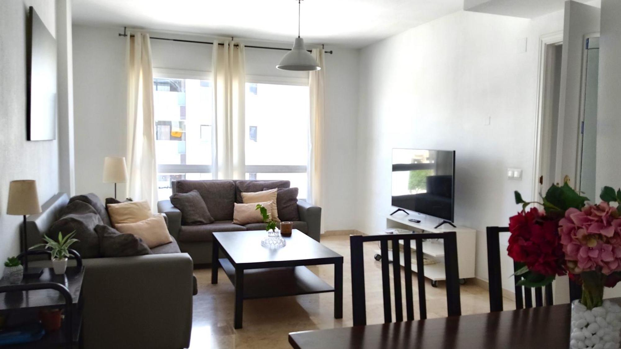 Teatinos Apartment *