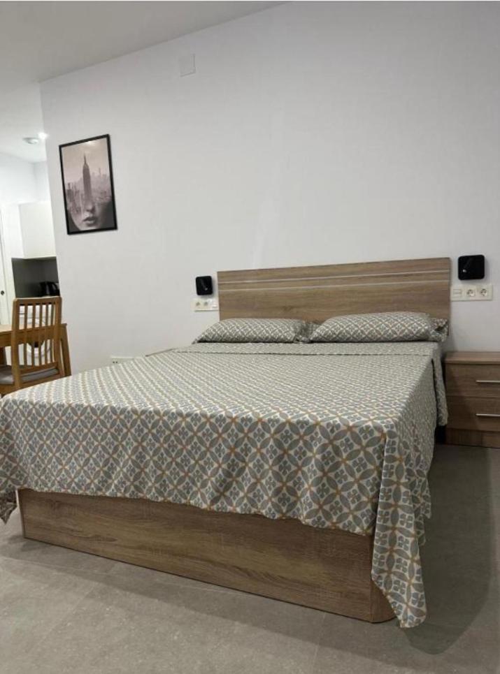 Estupendo Piso A 5 Min De La Estacion De Bus Y Tren Maria Zambrano Apartment *