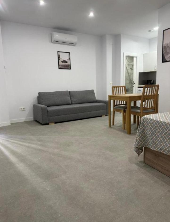 Estupendo Piso A 5 Min De La Estacion De Bus Y Tren Maria Zambrano Apartment Málaga