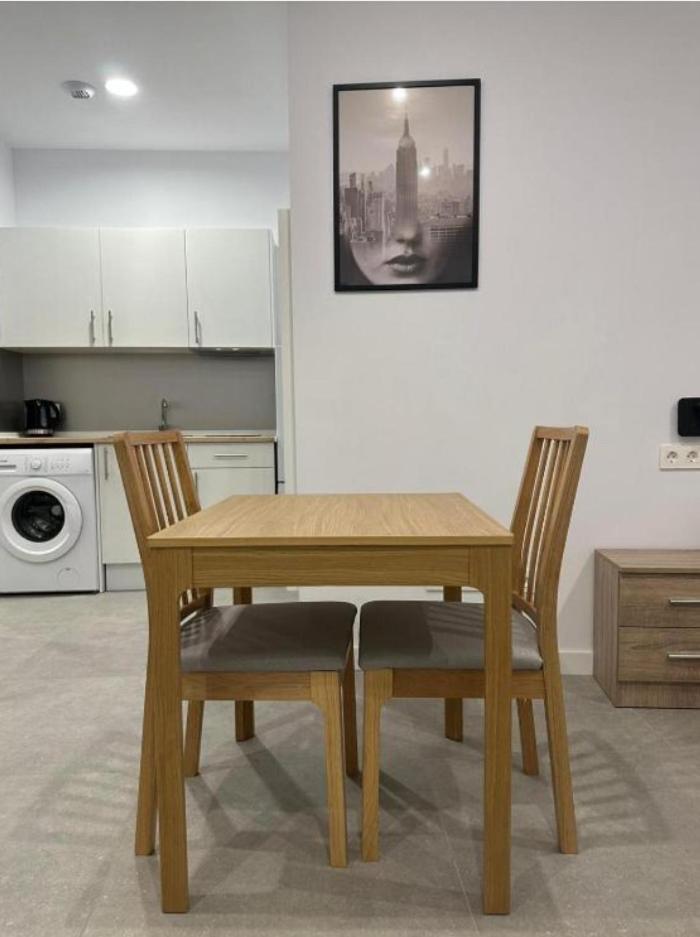 Apartment Estupendo Piso A 5 Min De La Estacion De Bus Y Tren Maria Zambrano *