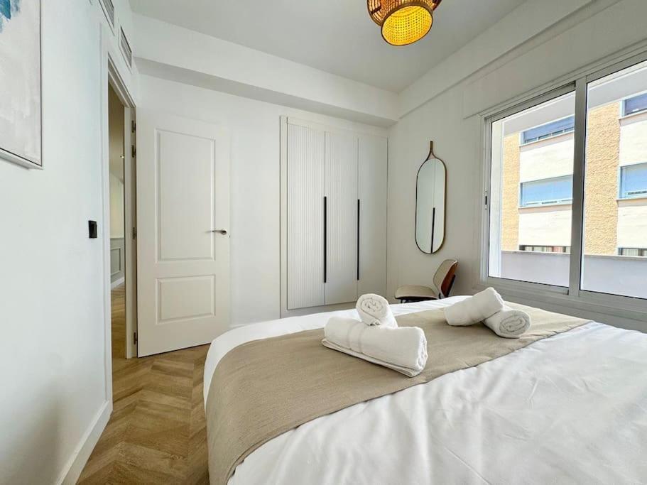 4bd Soho Luxe Retreat Terrace 2bh & Ac Apartment Malaga