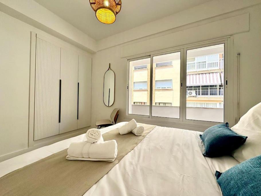4bd Soho Luxe Retreat Terrace 2bh & Ac Apartment Malaga