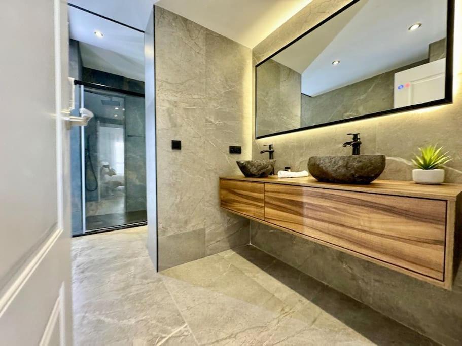 4bd Soho Luxe Retreat Terrace 2bh & Ac Malaga