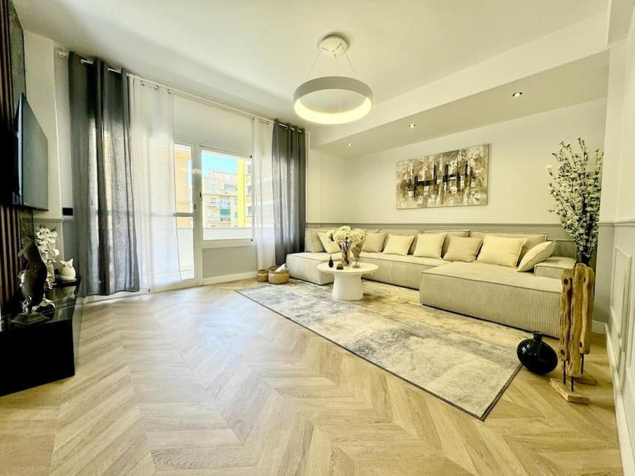 4bd Soho Luxe Retreat Terrace 2bh & Ac Apartment Malaga