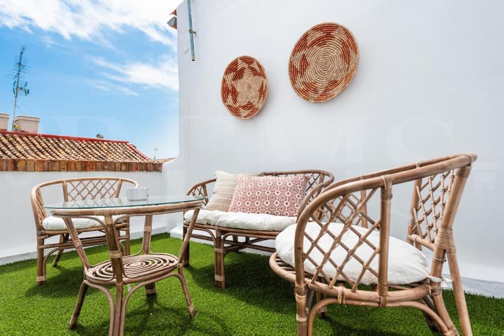With Cathedral View & Terrace By Rems *