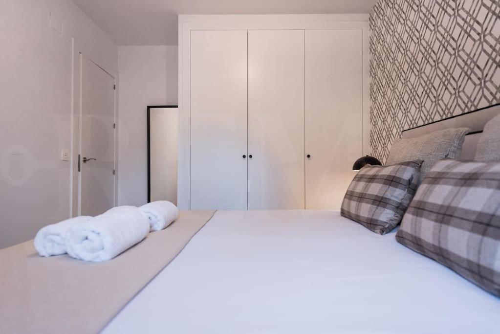Apartment With Cathedral View & Terrace By Rems Malaga