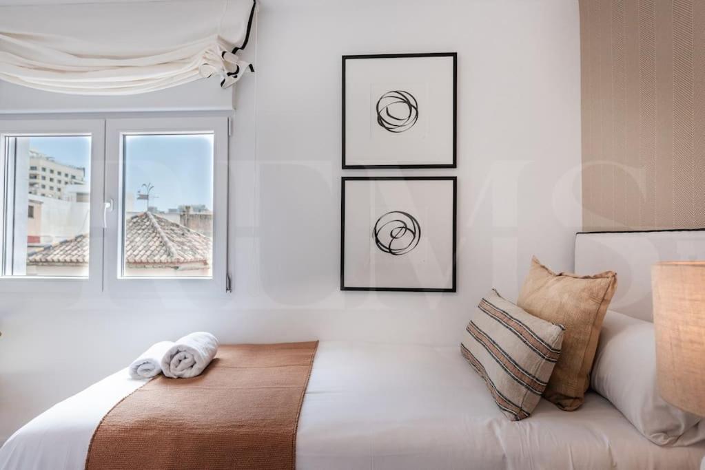 With Cathedral View & Terrace By Rems Malaga