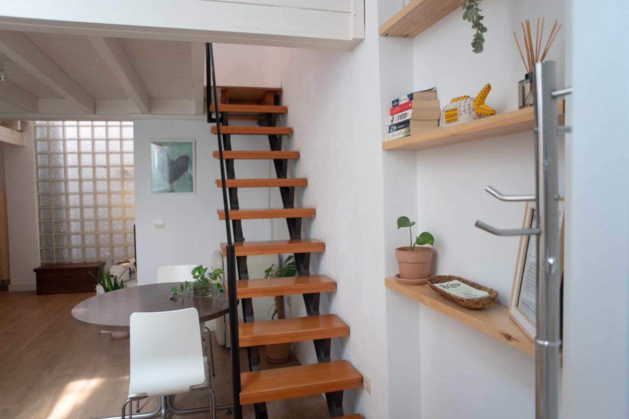 Cozy & Quiet In The Center Apartment