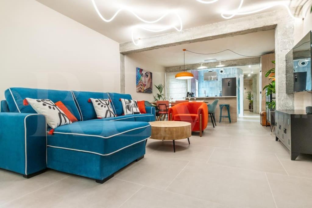 Stylish With A Street Art Touch By Rems Appartement *