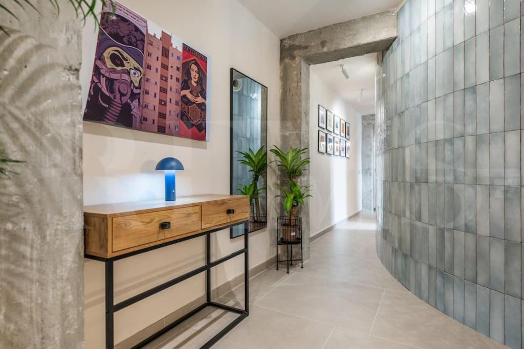 Stylish With A Street Art Touch By Rems Appartement