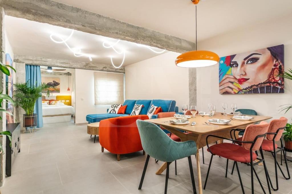 Appartement Stylish With A Street Art Touch By Rems Málaga