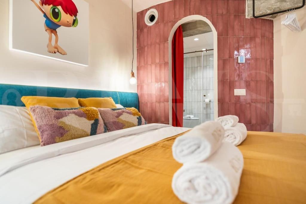 Pop Art Gem With Paintings By Local Artist By Rems Apartment