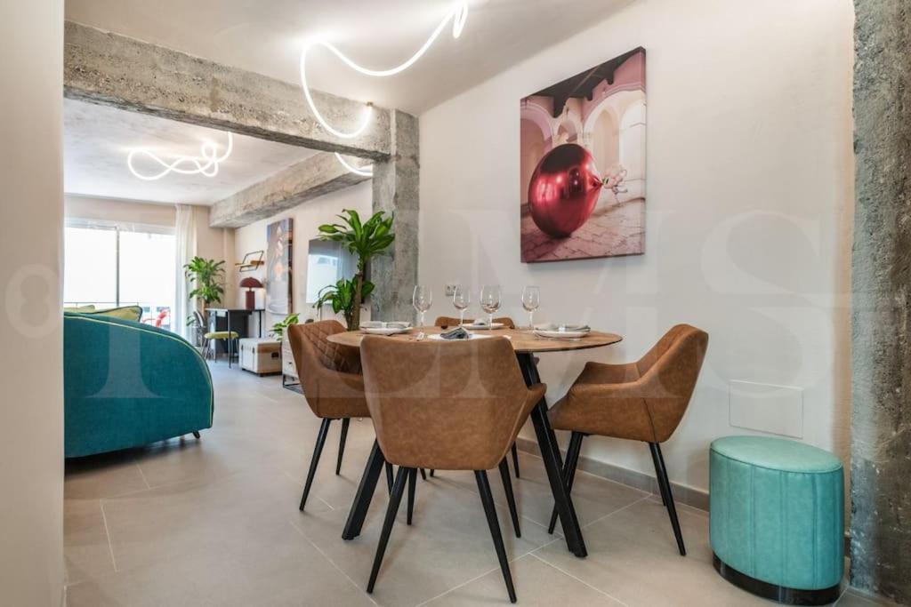 Apartment Pop Art Gem With Paintings By Local Artist By Rems Malaga