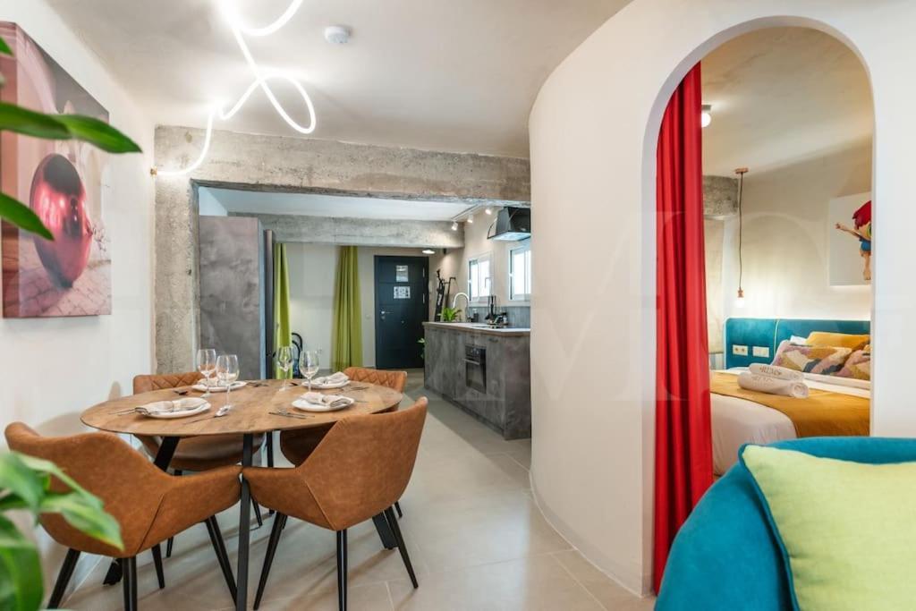 Pop Art Gem With Paintings By Local Artist By Rems Apartment