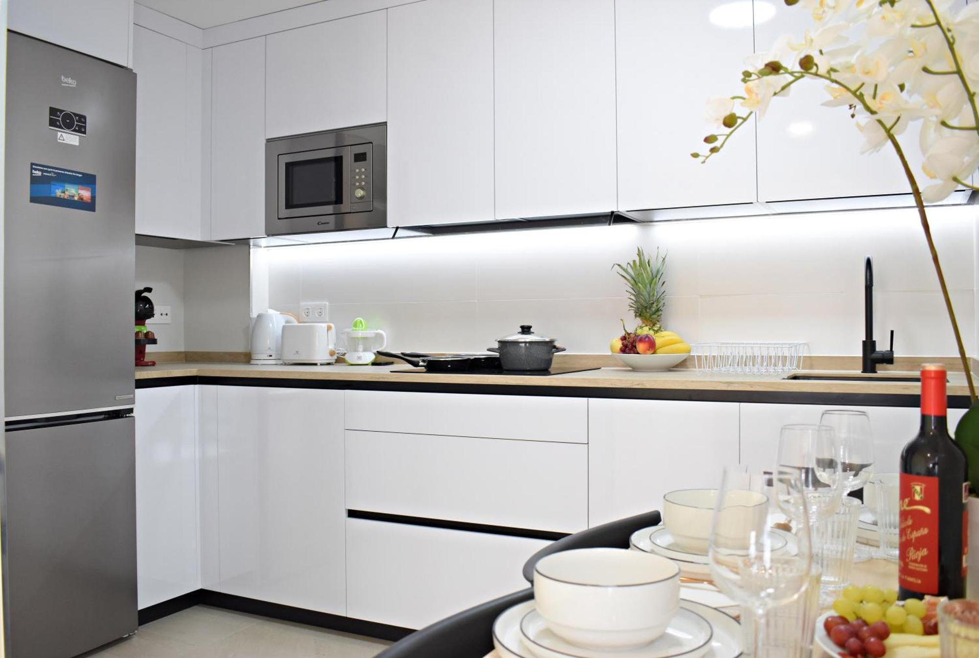 Bright Duplex In Centre Apartment *