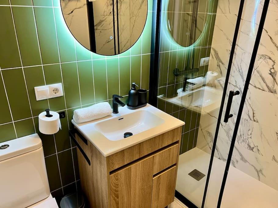 Appartement With Private Rooftop By Easytrip Málaga
