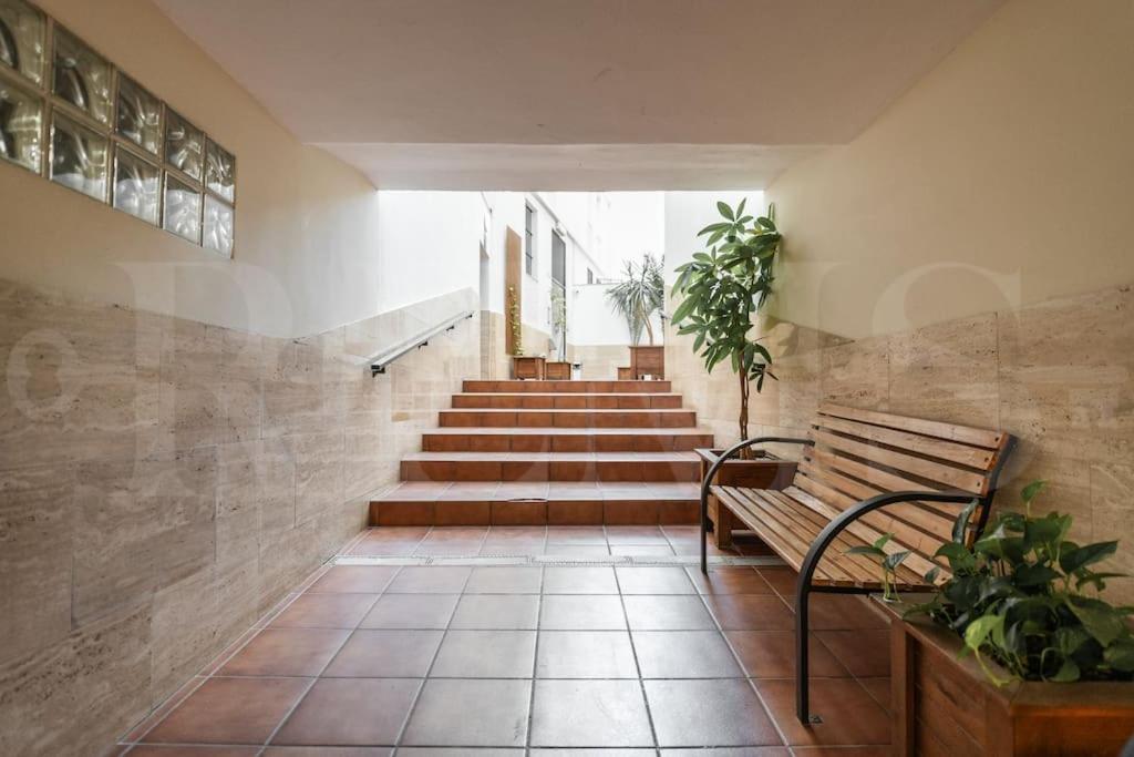 Peaceful With A Private Patio By Rems Malaga