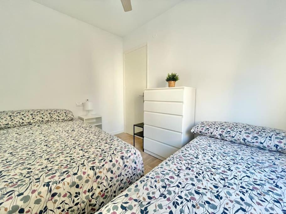 Appartement 3 Habitaciones, Terraza Y A 200 Metros De La Playa Málaga