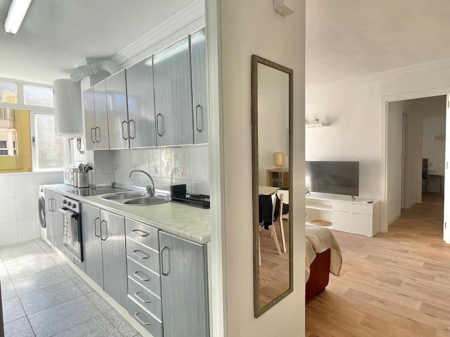 3 Habitaciones, Terraza Y A 200 Metros De La Playa Appartement Málaga