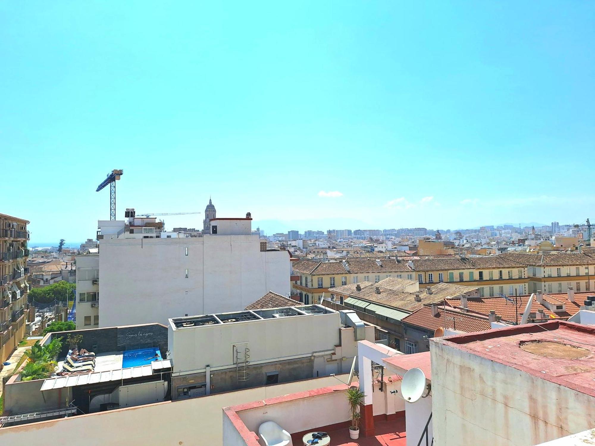 Centre Rooftop Terrace With Panoramic Views *