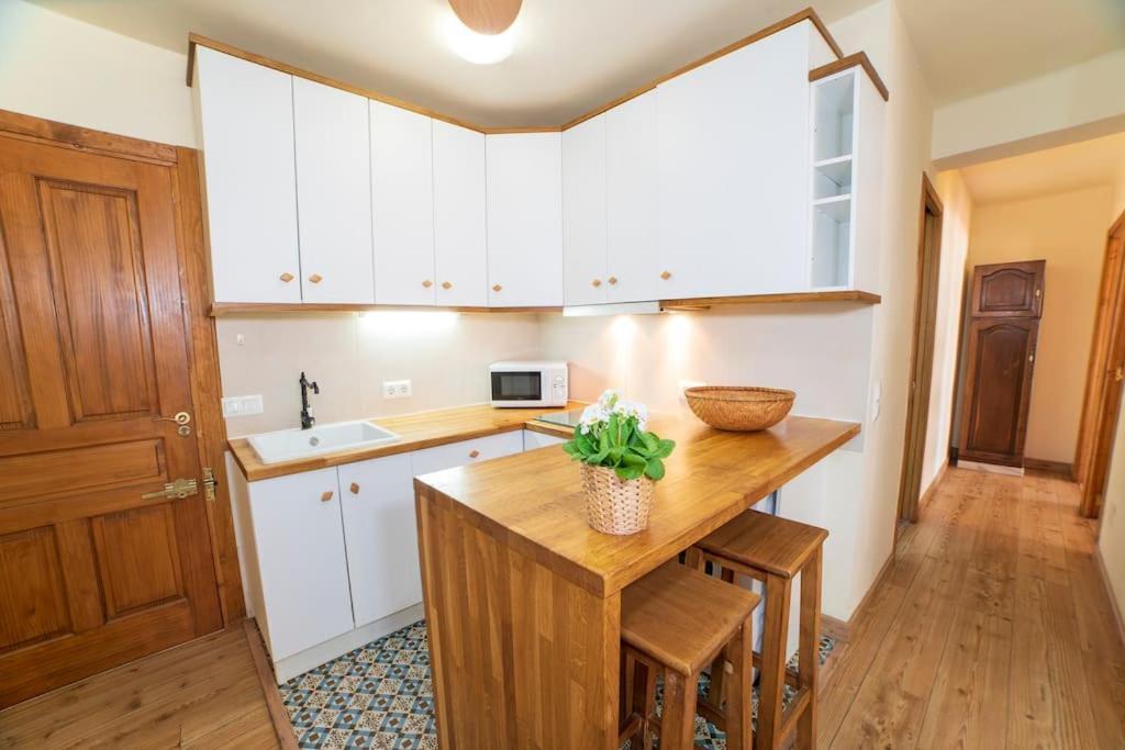 Apartment 3 Bedrooms Center And *