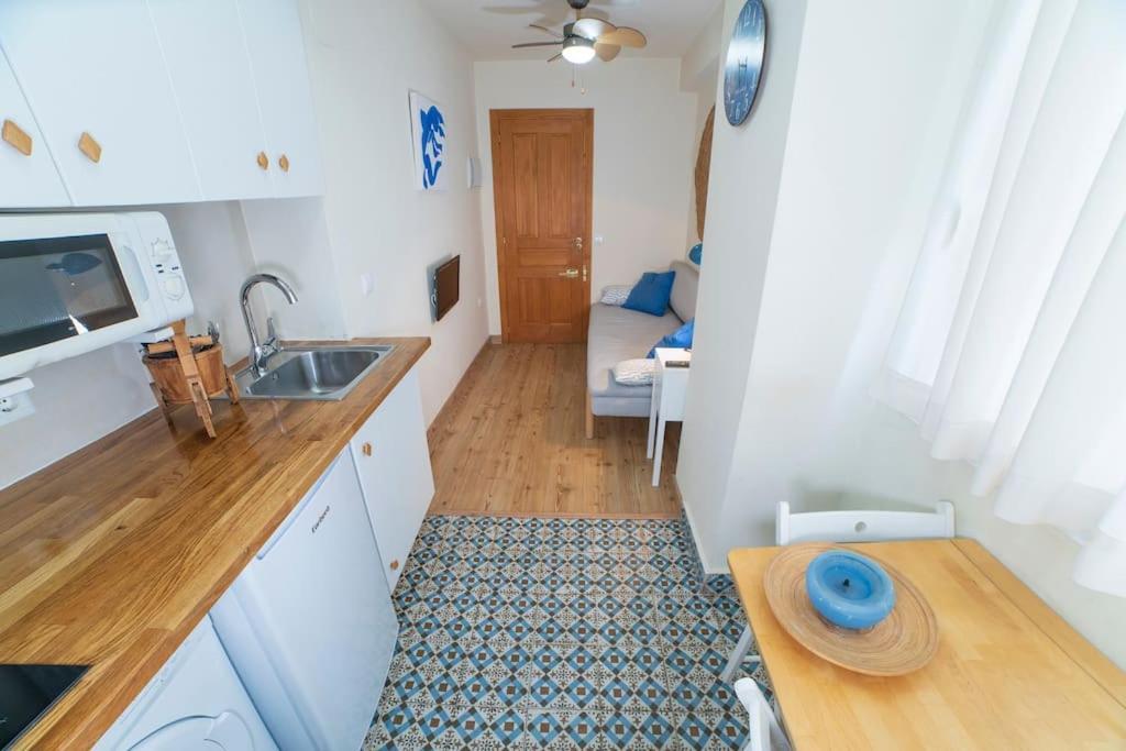 Apartment 3 Bedrooms Center And *