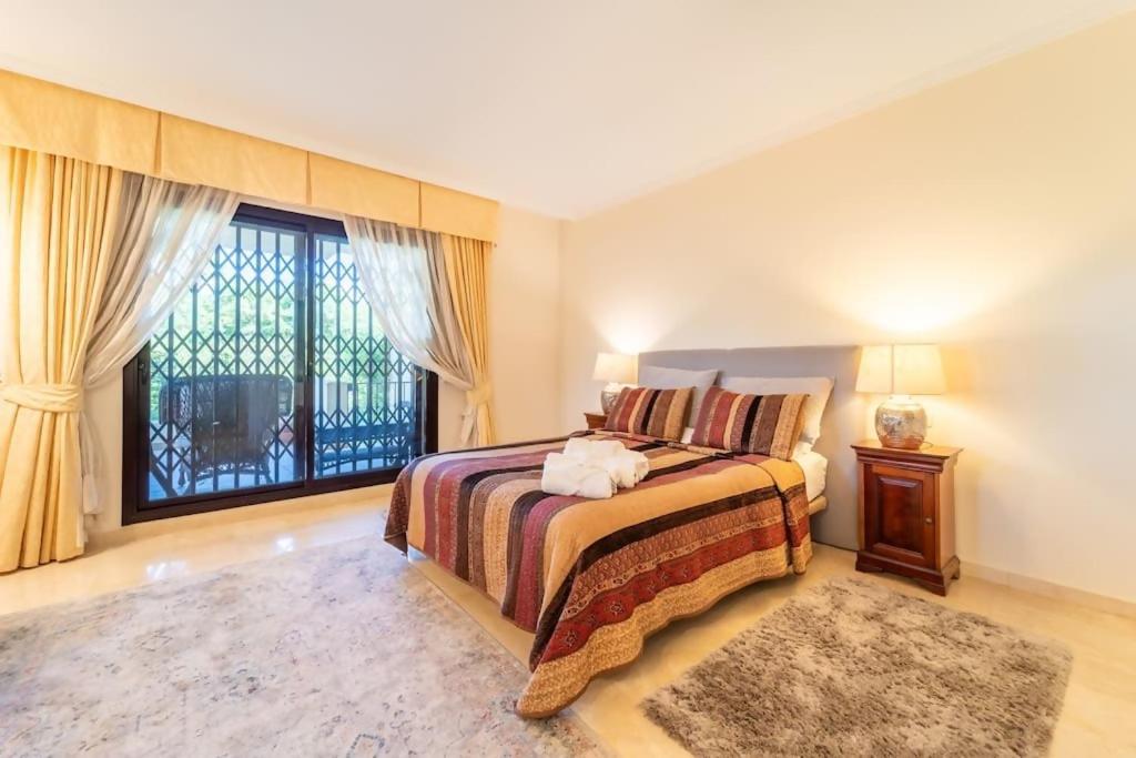 Elegant 3bedroom In La Quinta Marbella Apartment Malaga