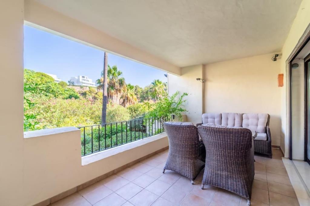 Elegant 3bedroom In La Quinta Marbella Apartment Malaga