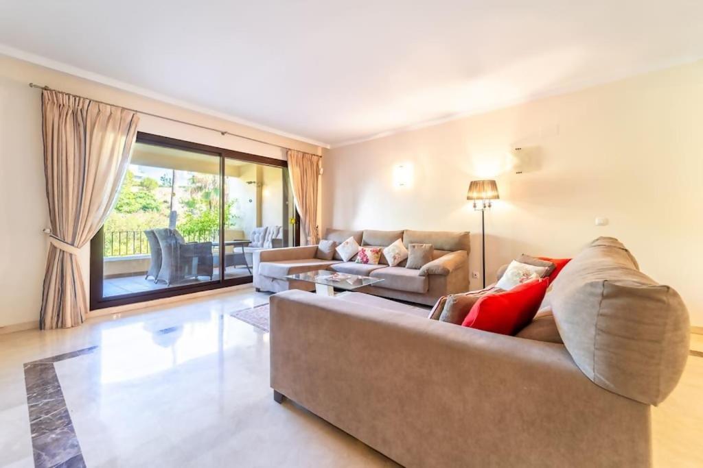 Apartment Elegant 3bedroom In La Quinta Marbella Malaga