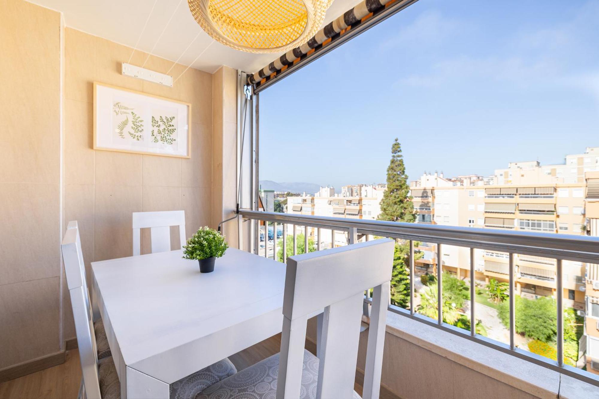 Holidays2malaga Guindos 500 Mts From And Promenade Appartement Málaga
