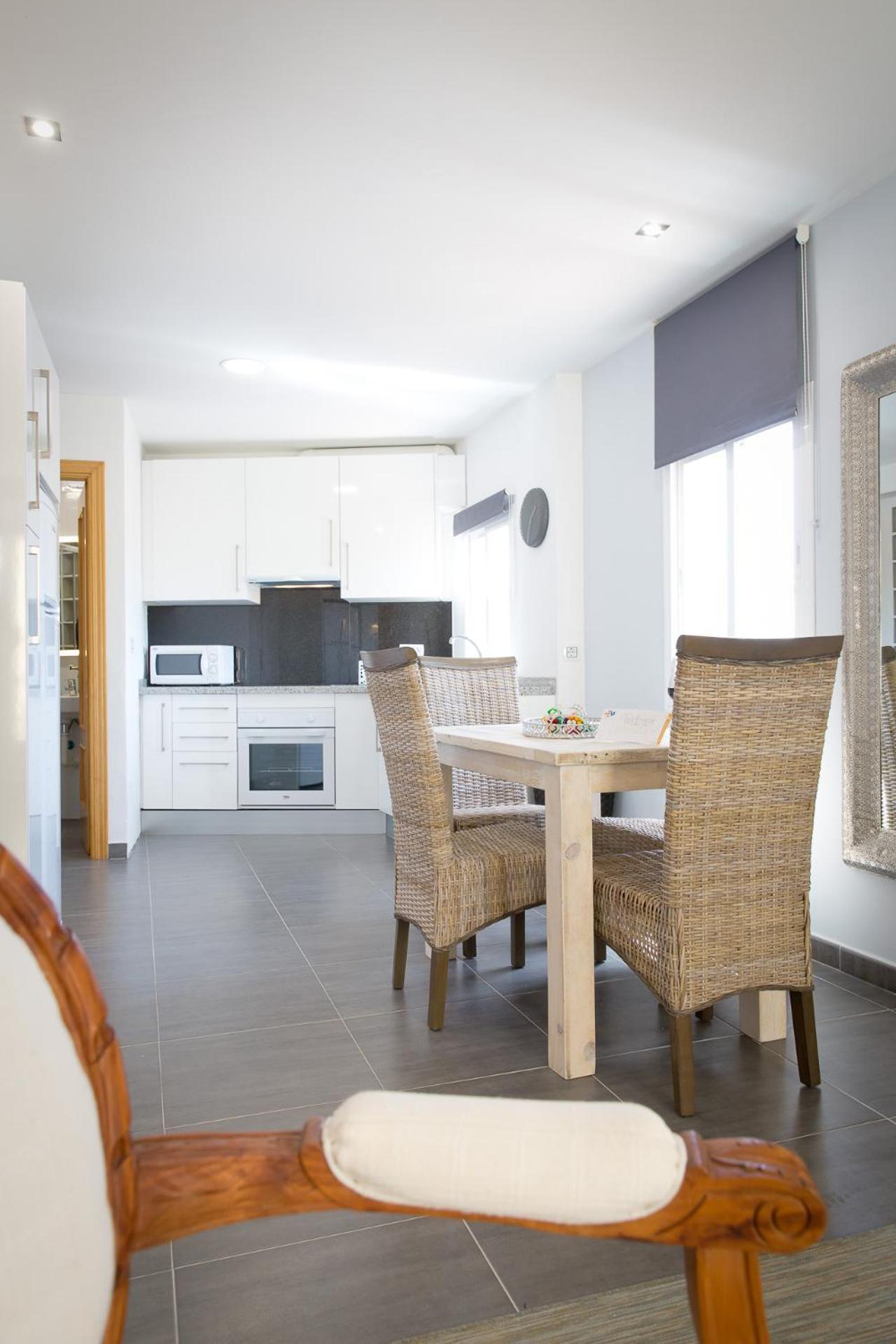 Apartment Holidays2malaga Dos Aceras In Old Town & High Speed Wifi Málaga