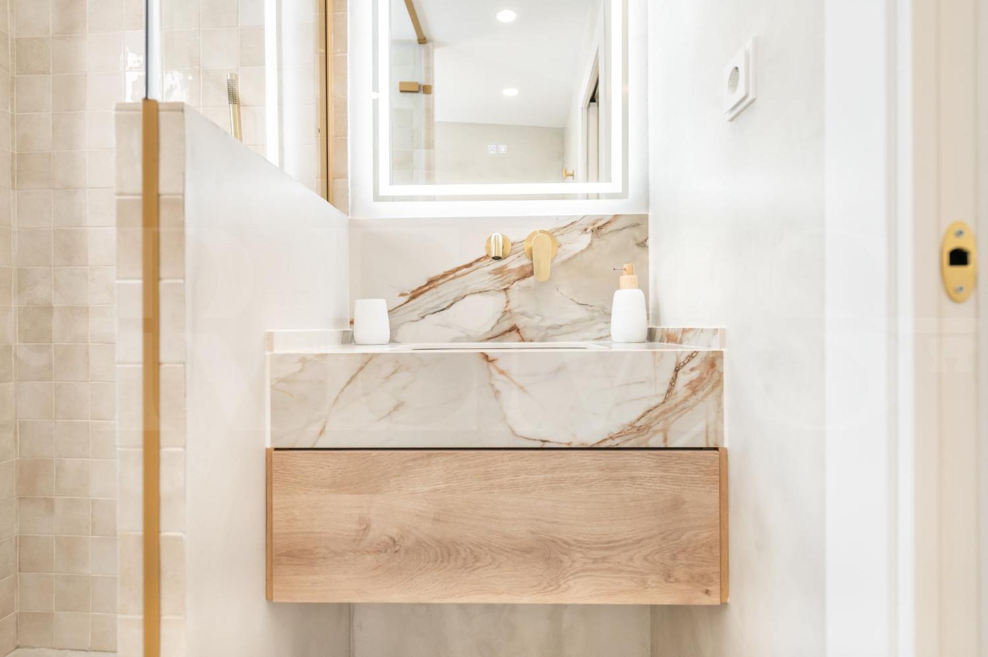 Apartment Charming With Private Patio By Rems *