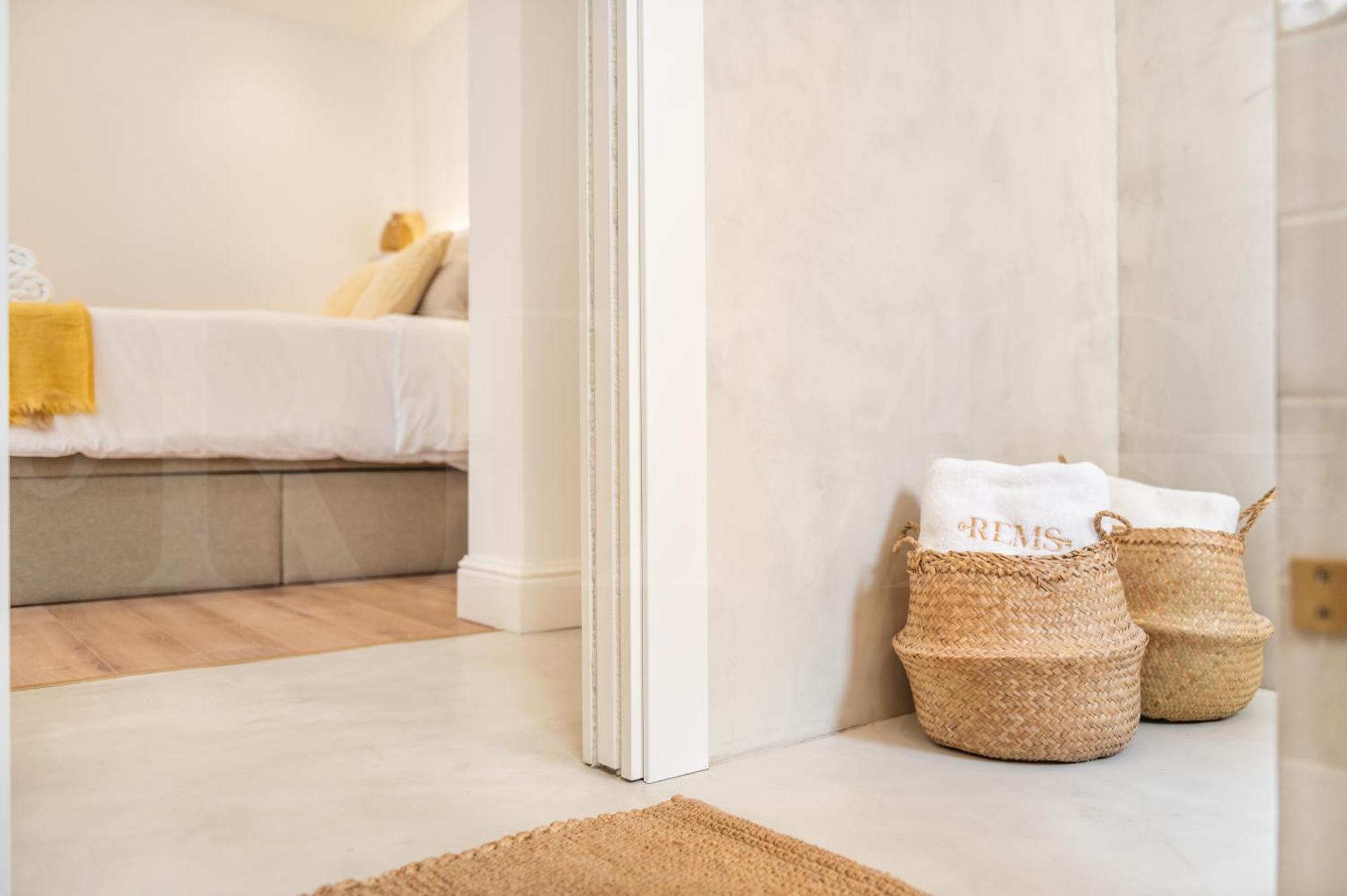 Charming With Private Patio By Rems Apartment Malaga