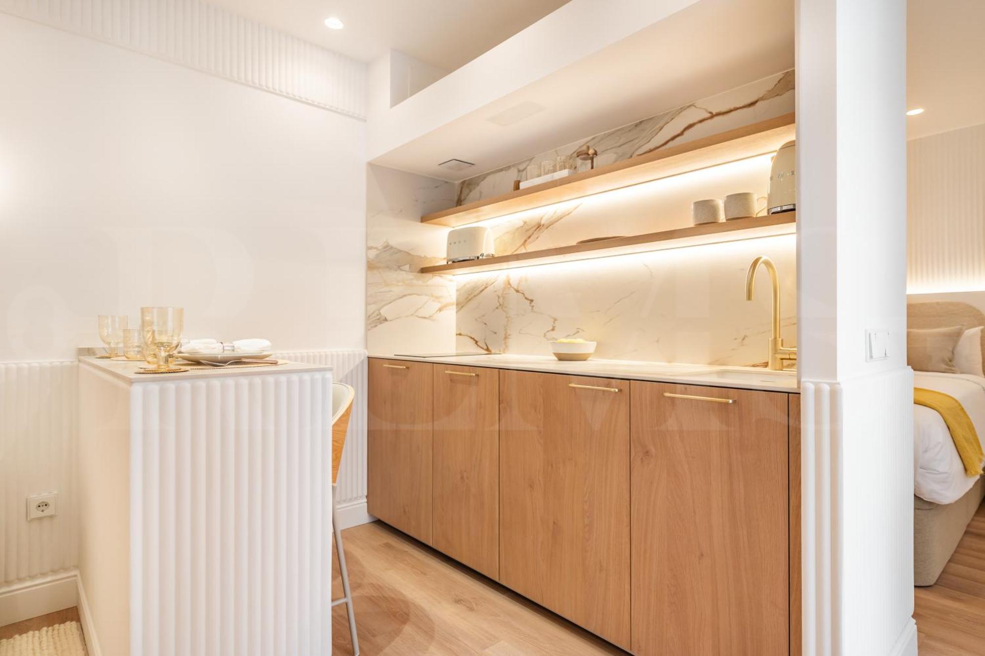 Apartment Charming With Private Patio By Rems Malaga