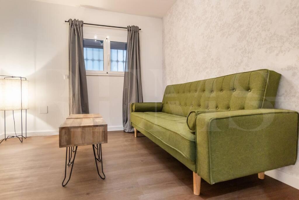 Apartment With Private Patio By Rems Malaga