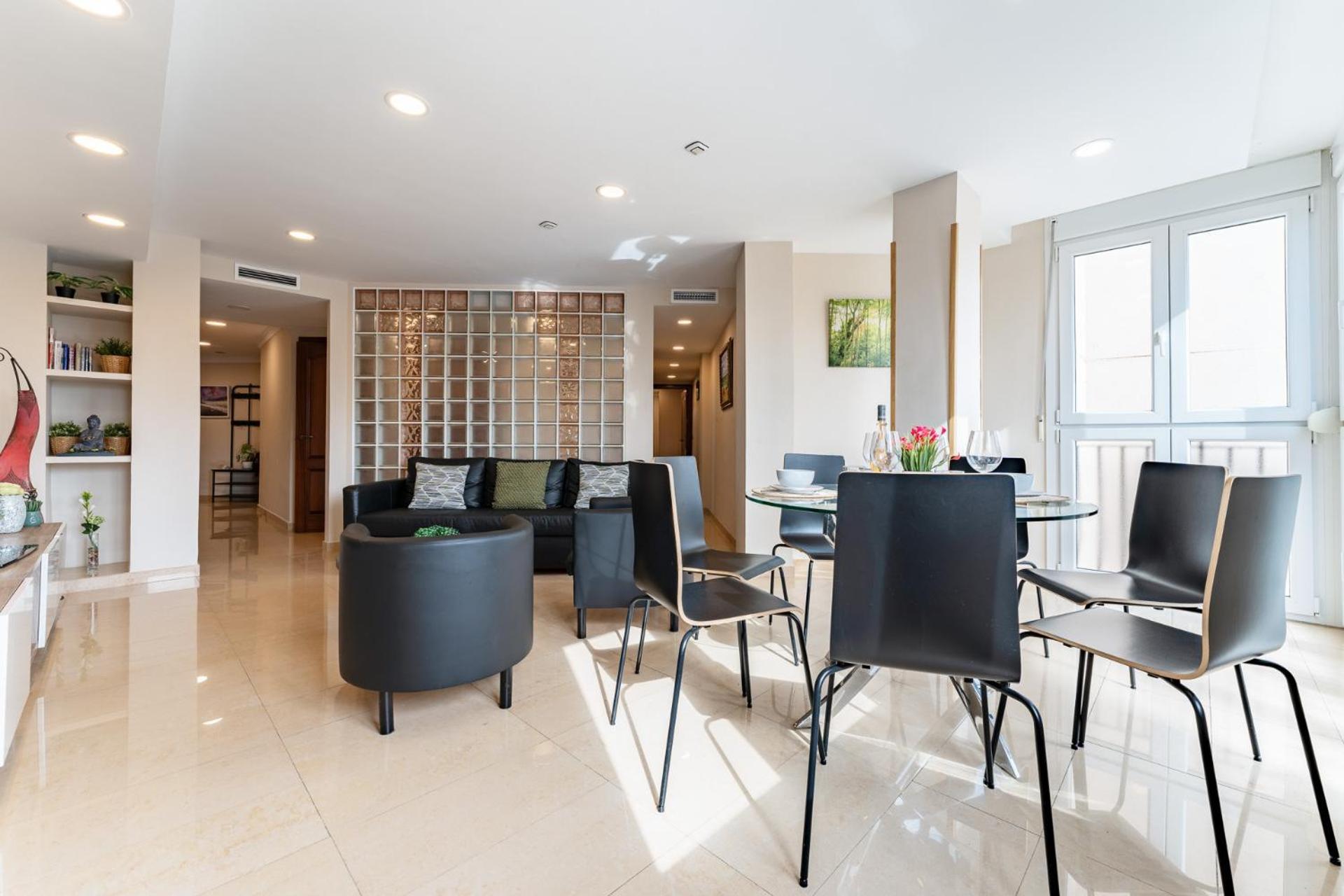 Malagasuite River Views Center Apartment *