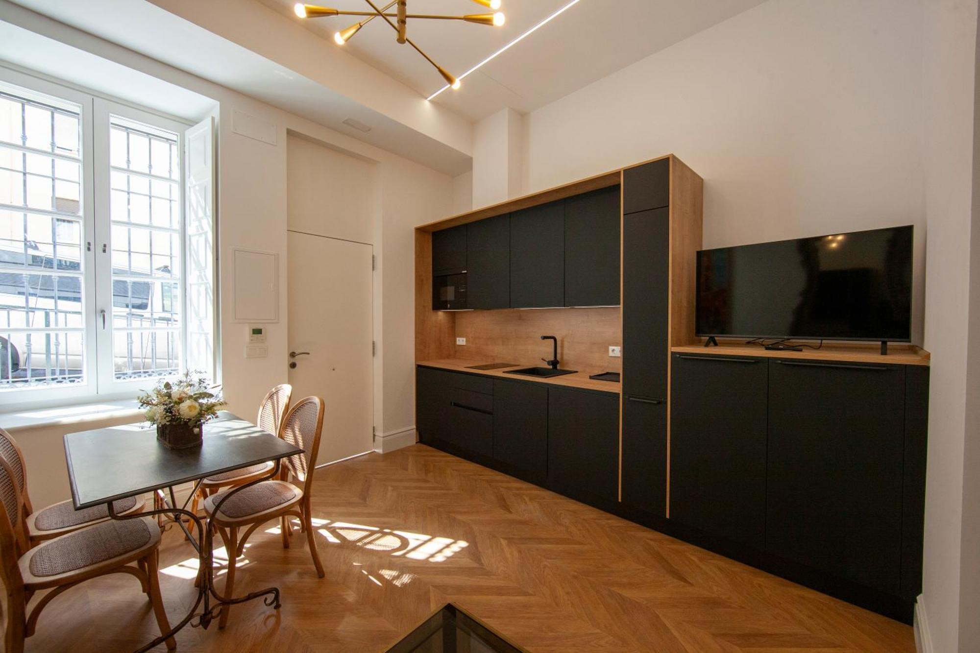 Pries Homes - Center Apartment