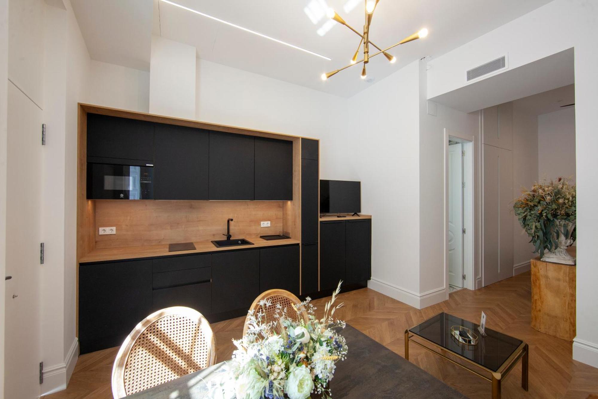 Apartment Pries Homes - Center *