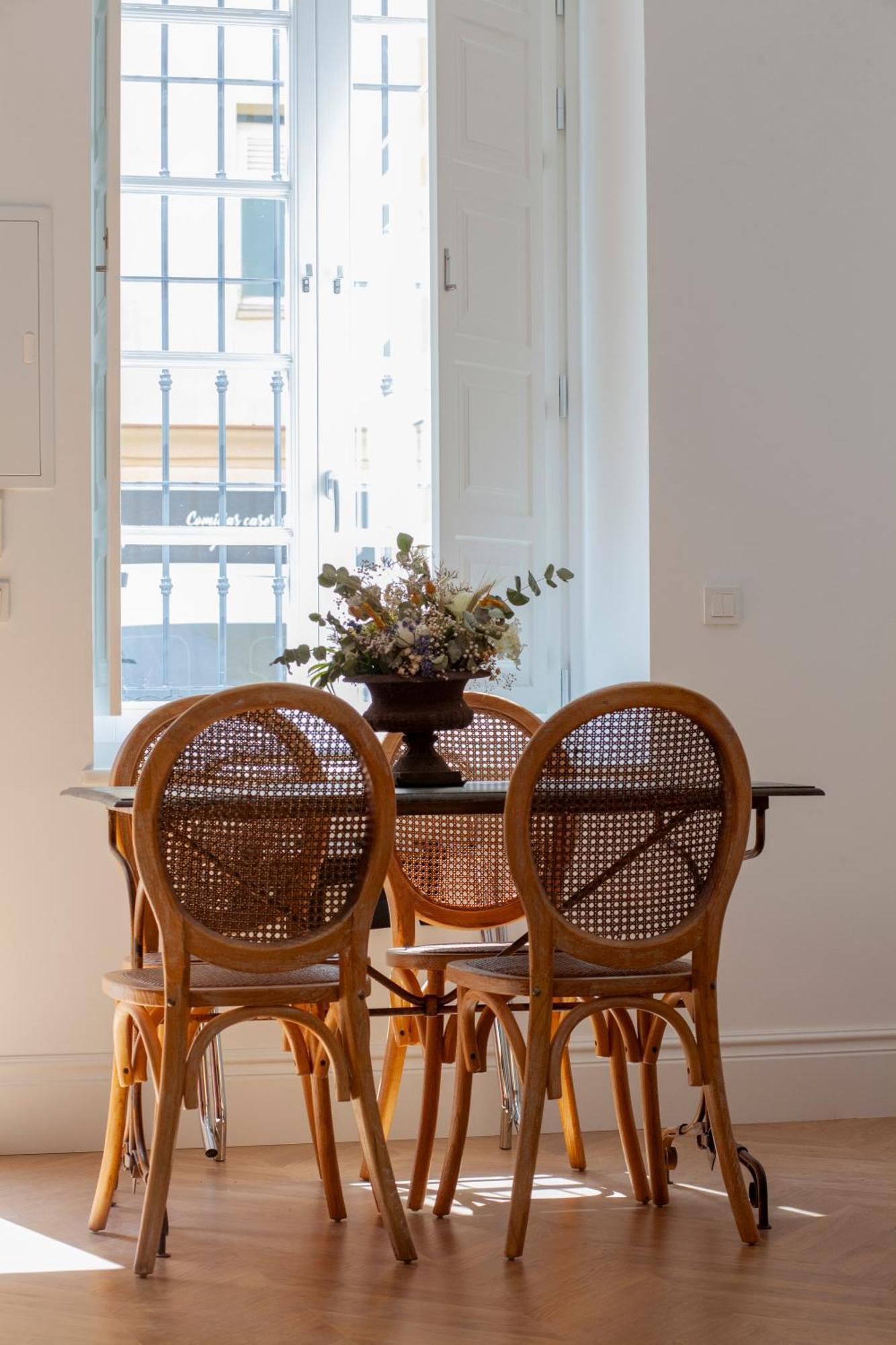 Apartment Pries Homes - Center *