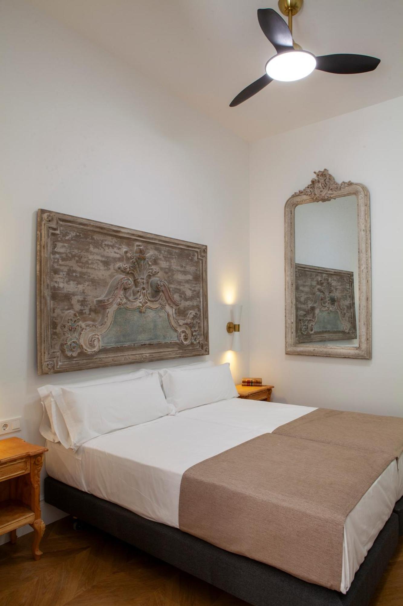 Pries Homes - Center Apartment
